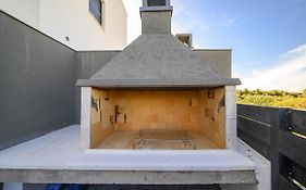 Vila Mira